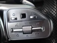Mercedes-Benz EQC 400 4MATIC Business Solution AMG 80 kWh l Trekhaak l Keyless l Stoelverwarming