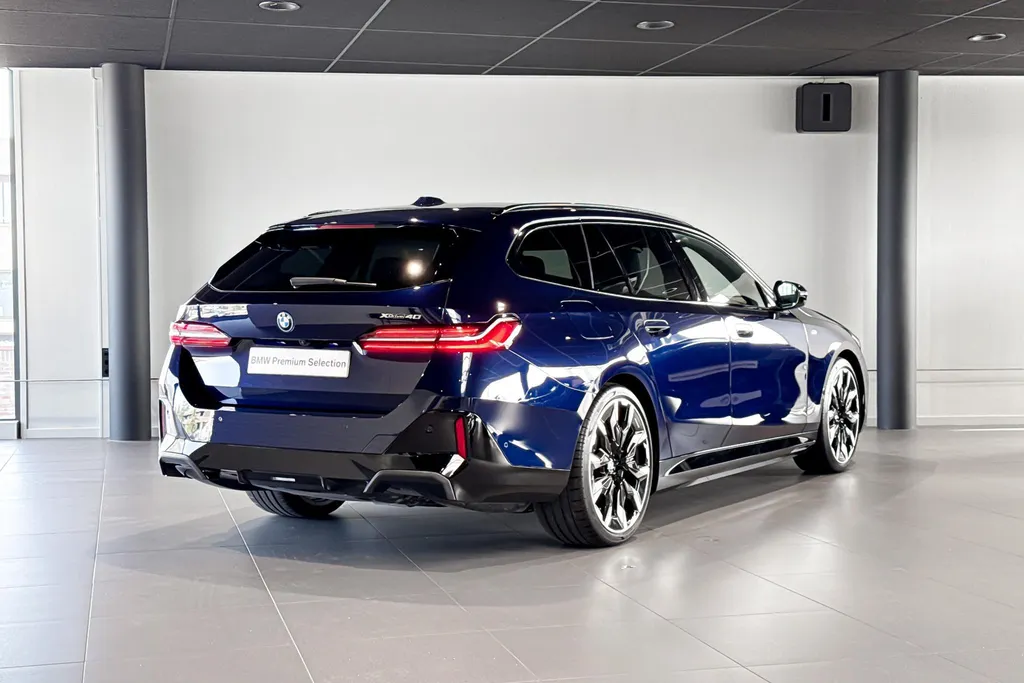 BMW i5 Touring xDrive40