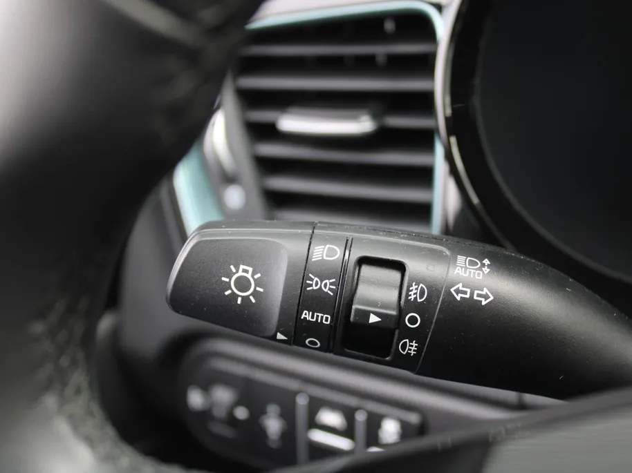 Kia Ceed Sportswagon 1.0 T-GDi MHEV Design Edition | Stuur-/stoelverwarming | Cruise adapt. | Camera | 16' LM | Elek. achterklep | JBL audio | LED |