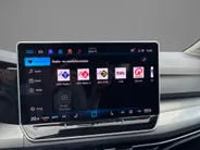 Volkswagen Golf 1.5 eHybrid Life Edition Panoramadak · Achteruitrijcamera · Draadloze telefoonlader · Stuur- & Stoelverwarming