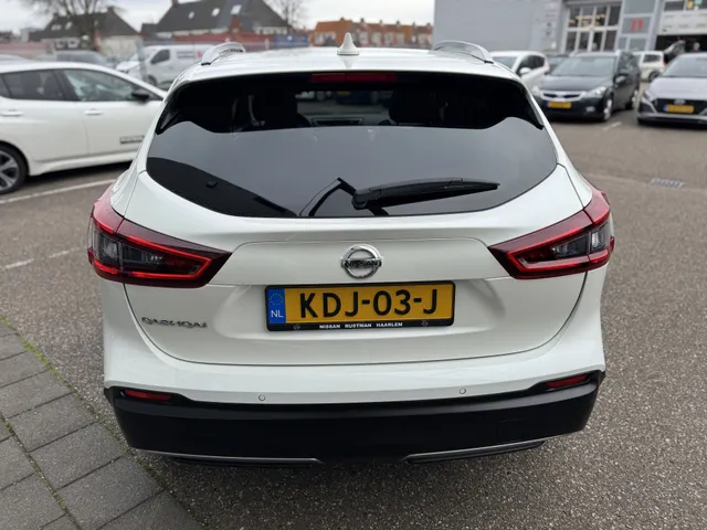 Nissan QASHQAI 1.3 DIG-T Premium Edition automaat afn. Trekhaak