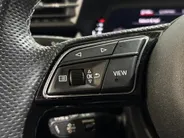 Audi A3 Limousine 110PK 30 TFSI S Edition Automaat | 1e eigenaar | Virtual Cockpit | Navi | Armsteun | Cruise Control | Zwarte Lichtmetalen Velgen | Apple CarPlay/Android Auto | Full LED koplampen | Keyless Entry |