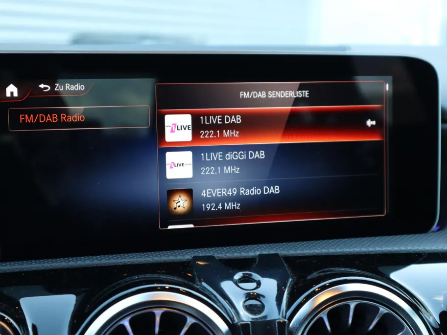 Mercedes-Benz A-Klasse 250 e l Panoramadak l Stoelverwarming l Achteruitrij camera