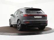 Audi Q6 e-tron S edition 83 kWh 252pk · SOH 98,1% · Panoramadak · 360 Camera · Inklap. Trekhaak · Luchtvering · Elek. Voorstoelen · Garantie t/m 19-06-2030 of 100.000km