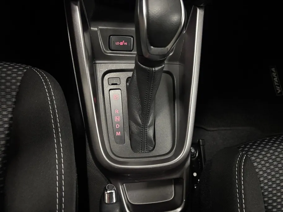 Suzuki Vitara 1.5 Hybrid Select AUTOMAAT NAVI AIRCO ADAPTIEVE CRUISE CONTROLE STOELVERWARMING  LM VELGEN APPLE CARPLAY ANDROID AUTO ZEER MOOIE AUTO