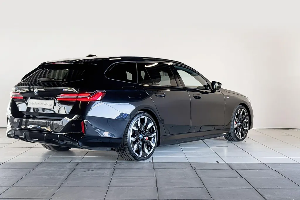 BMW i5 Touring M60 xDrive 84 kWh