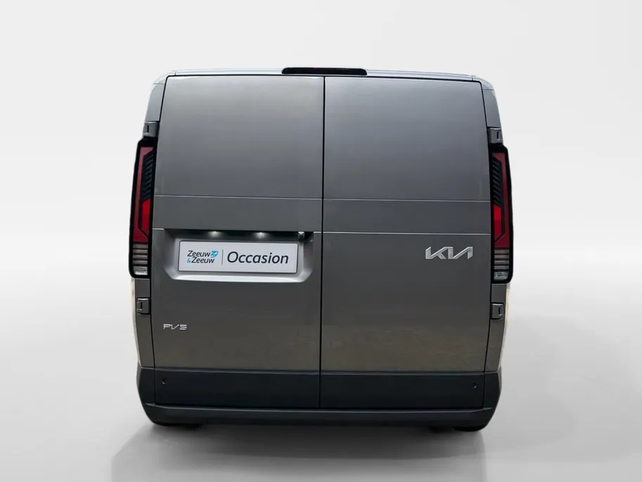 Kia PV5 L2H1 Elite Executive 71.2 kWh | 416 km WLTP-actieradius | 10% - 80% laden snelladen in 30 minuten | All-season banden | Dodehoek camera | 360 camera | Parkeersensoren rondom | Stoel- en stuurverwarming | Draadloos Apple/Android Carplay | Navi