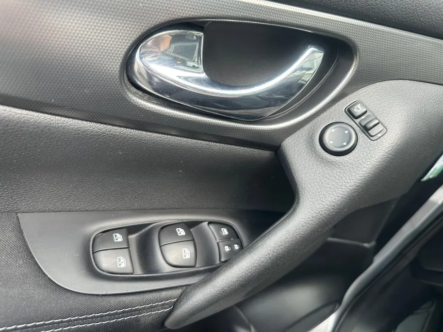 Nissan QASHQAI 1.2 N-Connecta | Navi | Climate | Cruise | Panodak | Trekhaak |