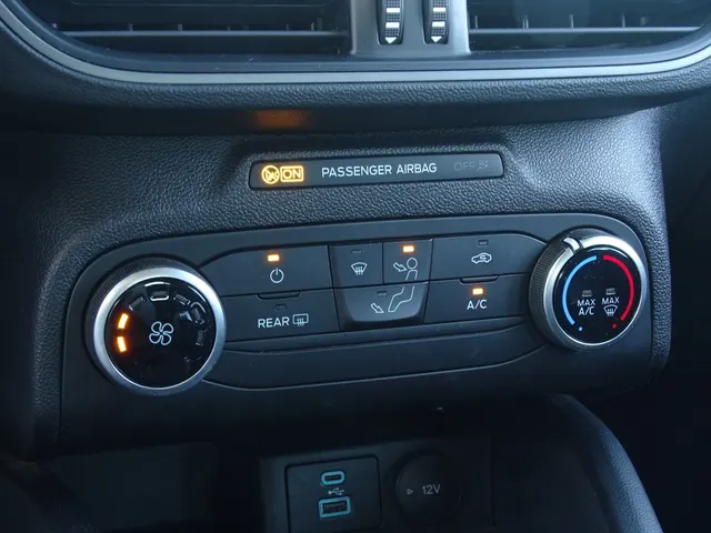 Ford Focus 1.0 EcoBoost Hybrid Connected | Automaat