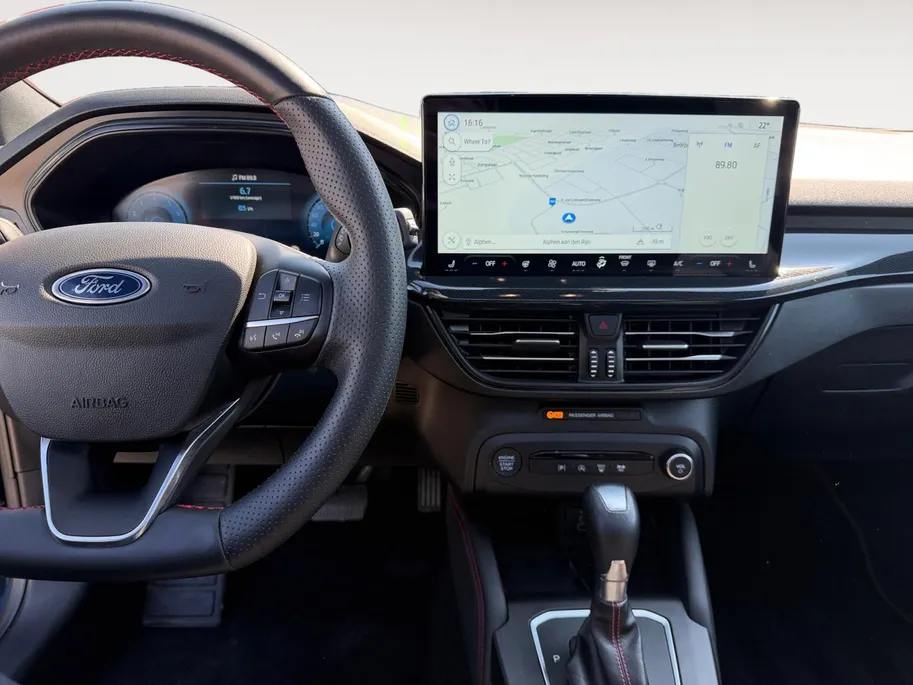 Ford Focus Wagon 1.0 EcoBoost Hybrid ST Line X | Automaat | Pano dak | Adapt. cruise control | BLIS | Winter pack | Parkeersensoren voor en achter | Achteruitrijcamera | B&O audio | Draadloos opladen mobiel | Bovag garantie |