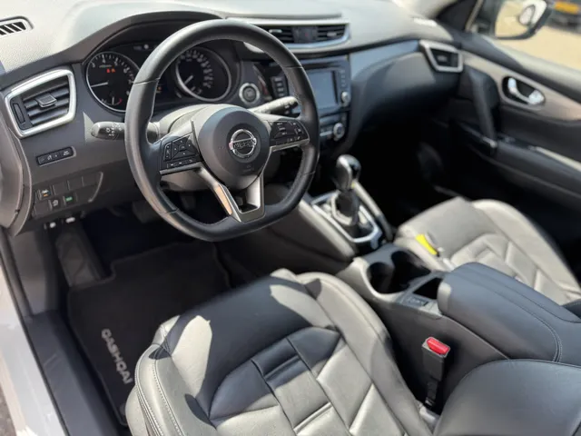 Nissan QASHQAI 1.3 DIG-T Premium Edition automaat