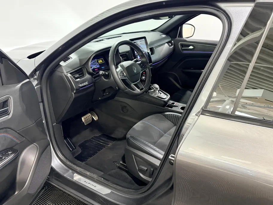 Renault Arkana 145PK E-Tech Full Hybrid Esprit Alpine Automaat | Navi | Camera | Digital Cockpit | Stoelverwarming | Apple CarPlay/Android Auto | 19' Lichtmetalen Velgen | Climate Control | Adaptive Cruise Control |