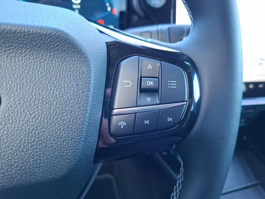Ford Puma Gen-E 46,8 kWh | Winterpack | Afn. Trekhaak | Driver assistancepack | 17' Lichtmetaal | 360Camera | Adaptive Cruisecontrol | Dodehoekdetectie | Led verlichting | Apple Carplay&Android Auto | Nieuw te bestellen |