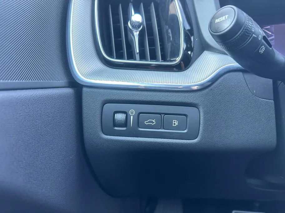 Volvo XC60 2.0 T6 Plug-in hybrid AWD Inscription | Panodak |