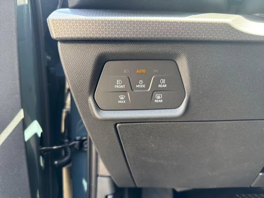 SEAT Leon Sportstourer Style Business Intense 1.5 TSI Phev Technology Pakket | Keyless | Elektrische achterklep | Herwaardering!