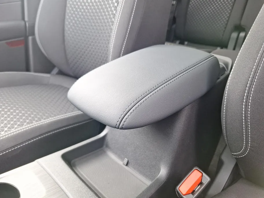 Ford Kuga 2.5 PHEV Titanium | Panoramadak | Camera | Navigatie | Climate Control | Draadloze Apple Carplay&Android Auto | 17' Lichtmetaal | Parkeersensoren |