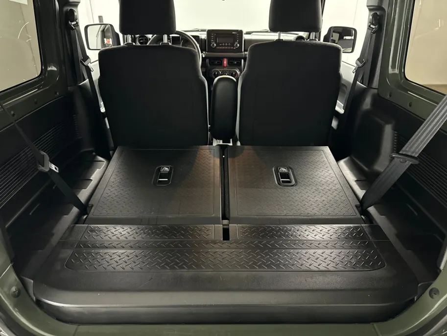Suzuki Jimny 1.5 Select Allgrip Automaat | 4-Persoons | Trekhaak | L.M. Velgen