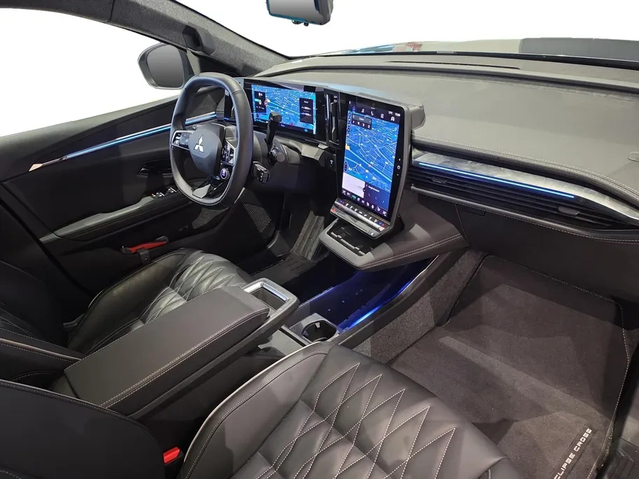 Mitsubishi Eclipse Cross Instyle 87 kWh Lederen bekleding | 360 camera | Stoel-/ stuurverwarming | Carplay / Android Auto | Panoramadak |