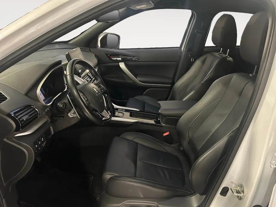 Mitsubishi Eclipse Cross 2.4 PHEV Prestige | All-Seasonbanden | Trekhaak + 13-Polige Stekker | Glazen schuif-/kanteldak |  Stoel- en stuurverwarming | Elektrisch verstelbare Voorstoelen   | Apple Carplay / Android Auto | Parkeersensoren Voor + Achter | Camera Achter | Cruise Cont