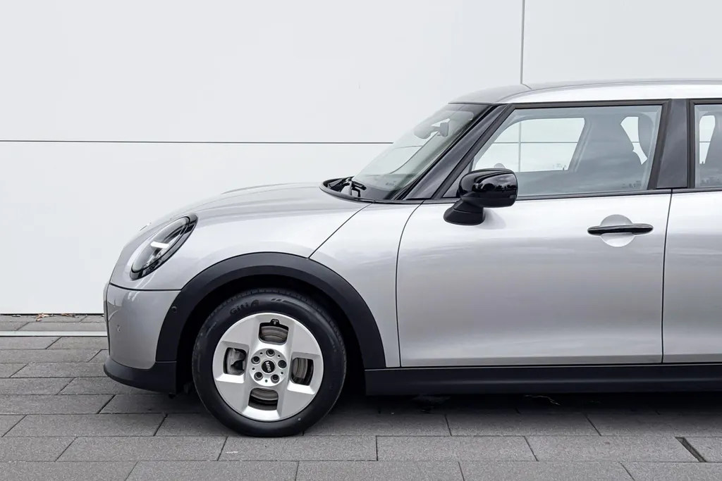 MINI Cooper 5-deurs Cooper C Essential