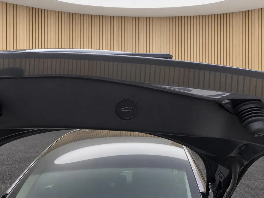 Tesla Model 3 Standard RWD Plus 60 kWh 90% SOH | 12 maanden BOVAG | Stoelverwarming | Groot scherm |