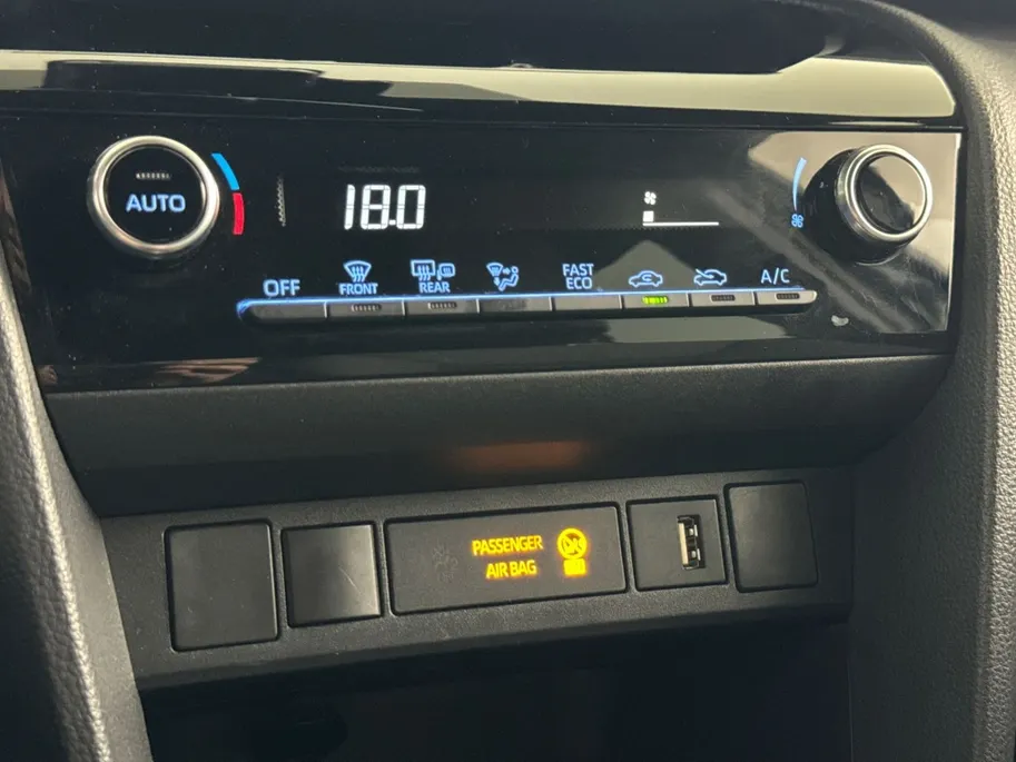 Toyota Yaris Cross 1.5 Hybrid Dynamic | Navigatie | 17'' L.M. Velgen | Adaptieve Cruise Control
