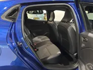 Renault Clio 145PK E-Tech Full Hybrid Techno Automaat | Digital Cockpit | 9,3' Navi | Climate Control | Apple CarPlay/Android Auto | Camera | Cruise Control | Armsteun | Lichtmetalen Velgen Hoogglans Zwart |