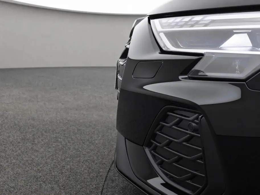 Audi A3 Sportback 45 TFSI e S edition Competition Panoramadak · SONOS Sound System · 19'' lichtmetalen velgen · Sportstoelen alcantara · MEGA Sale