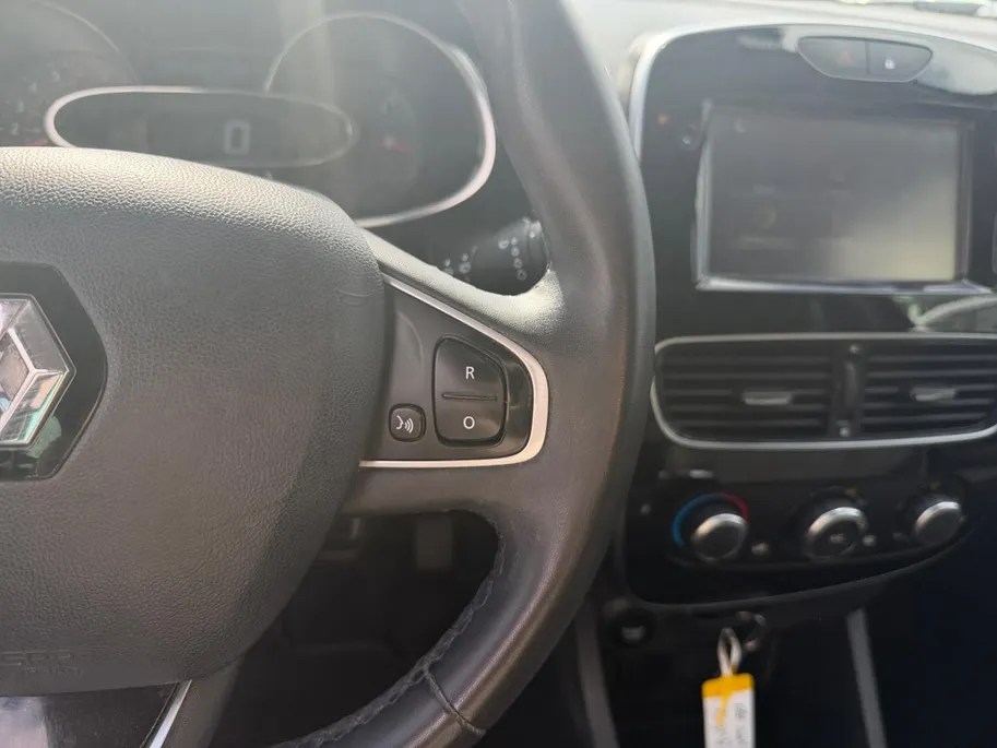 Renault Clio 0.9 TCe Limited | Navigatie | Bluetooth | Parkeersensoren | Onderhoudshistorie | LMV | Airco | Cruise Control | 12 Maanden BOVAG Garantie