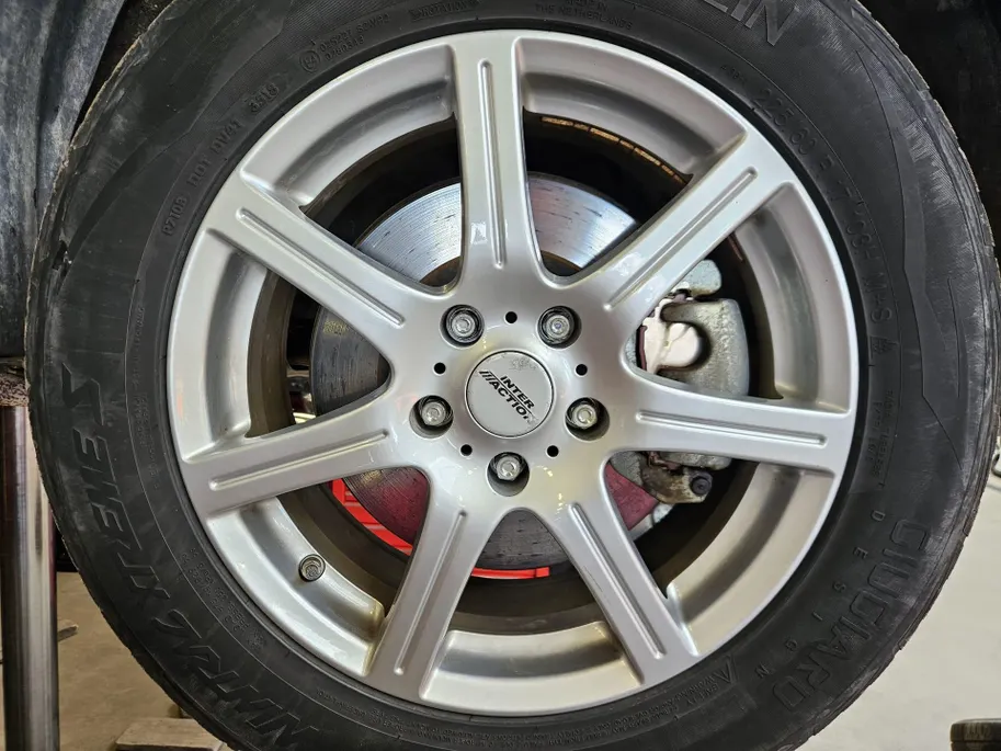 Mitsubishi Eclipse Cross 2.4 PHEV First Edition | Camera rondom | Stuur/stoelverwarming v+a | HUD | Winterset op LM | Dakdragers |
