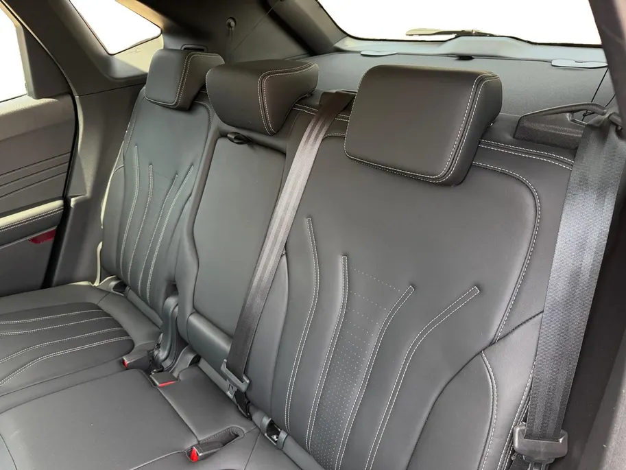 Ford Kuga 2.5 PHEV Vignale | Dealer onderhouden | Automaat | Adapt. Cruise control | BLIS | Elektr. achterklep | Winter pack | lederen bekleding | Parkeersensoren voor en achter | Camera voor en achter | Navigatie | Apple carplay & Android auto | B&O audio | Privac