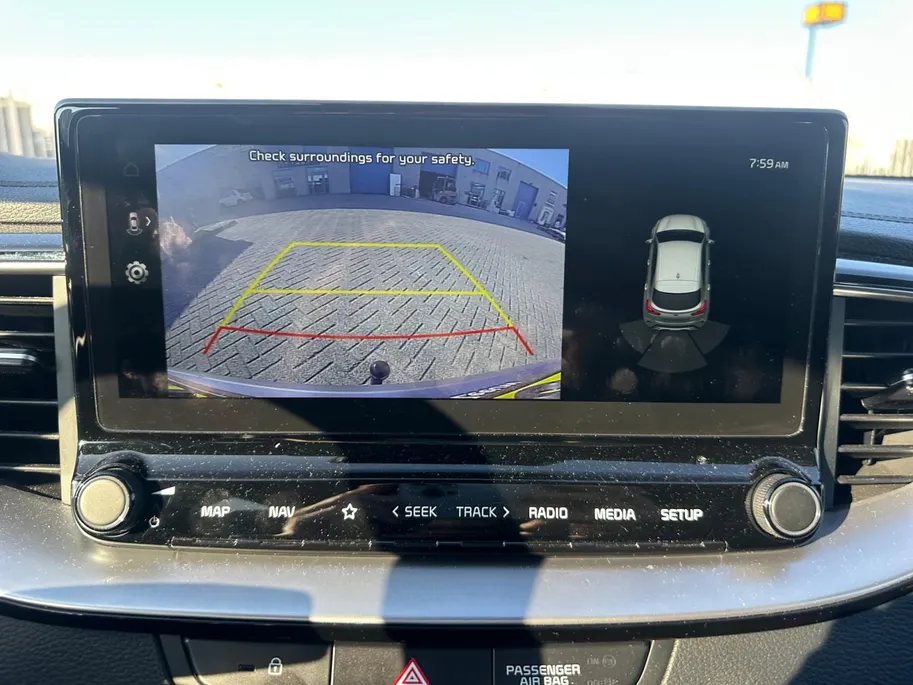 Kia XCeed 1.5 T-GDI MHEV DynamicPlusLine Automaat | 1e Eigenaar | Dealer Onderhouden | Camera | Stoel- & Stuurverwarming | Trekhaak | 2-Zone Climate Control | Navigatie | Fabrieksgarantie t/m 2-4-2028 +3x 1 jaar* | NAP