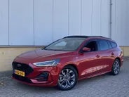 Ford Focus Wagon 1.0 EcoBoost Hybrid 155 pk Autom. ST Line X Wagon Automaat - Panoramadak - Winter Pack - Navigatie - Apple Carplay/ Android Auto