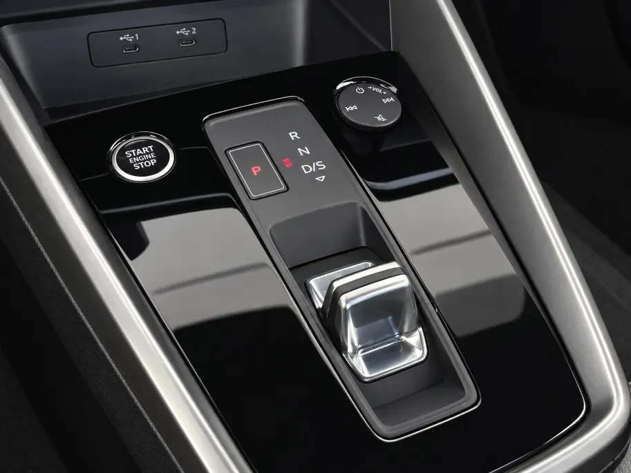 Audi A3 Sportback 40 TFSIe 150kW/204PK S Line · Panoramadak · Apple/Android Car Play · Stoelverwarming