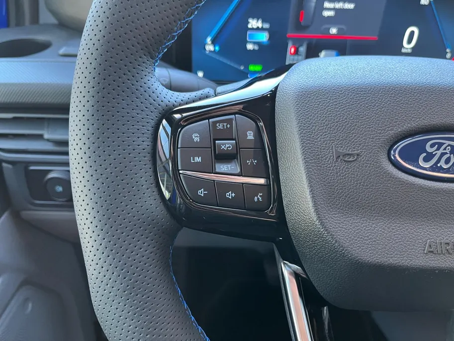 Ford E-Transit Cust. 320 L2H1 MS-RT 71 kWh DC | Te Bestellen | Uniek | Financial lease vanaf 0,99% Rente | 360 Camera | Elek. Schuifdeuren | Elek. Trekhaak | 2300KG Trekgewicht |