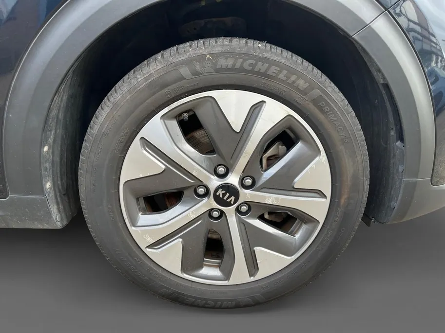 Kia e-Niro ExecutiveLine 64 kWh | Lederen bekleding | Elektrische stoelverstelling | JBL Audio systeem | Stoelventilatie