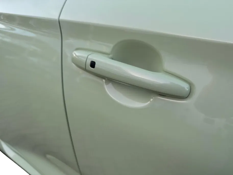 Suzuki Swift 1.2 Style Smart Hybrid | Apple Carplay/Android Auto | Achteruitrij Camera | Adaptive Cruise Control | All-Season | BLISS | LED | LMV 16' | Stoelverwarming |