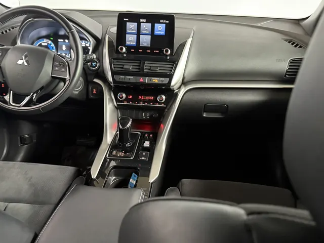 Mitsubishi Eclipse Cross 2.4 PHEV Intense+