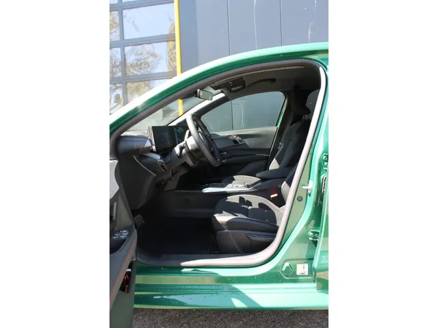 Renault Clio 1.8 Hybrid 160 AUT techno | Navigatie | Adaptive Cruise | Achterspoiler | Stoelverwarming | DEMONSTRATIE AUTO, VRAAG NAAR BESCHIKBAARHEID |
