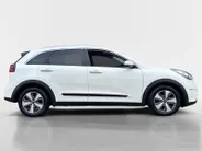Kia Niro 1.6 GDi Hybrid First Edition | Trekhaak | Achteruitrijcamera | Stoel en stuurverwarming |