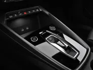 Audi A3 Allstreet Advanced edition 40 TFSI e 204 PK · Lederen bekleding · Comfortsleutel · 18' LM Velgen · Assist. Driving + Parking plus