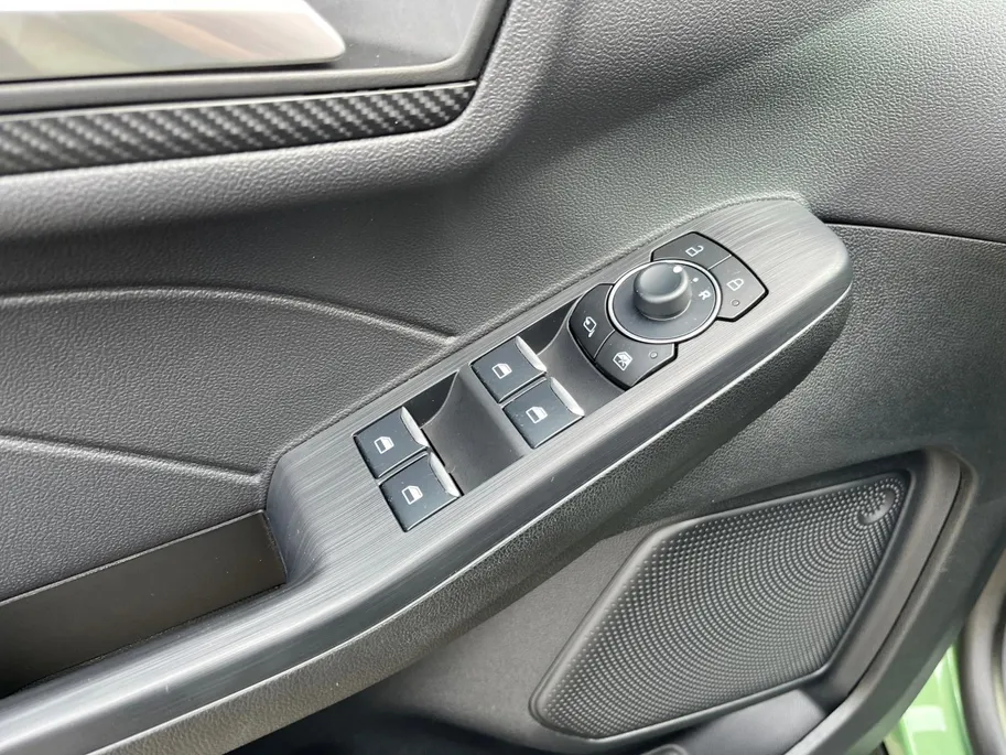 Ford Kuga 2.5 PHEV ST-Line | Adaptieve Cruise Control | Stoel/Stuur/Voorruitverwarming | navigatie | Draadloze Apple/android Carplay |