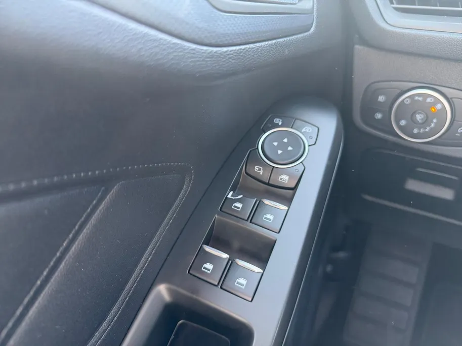 Ford Focus 1.0 EcoBoost Active Business | Parkeersensoren voor en achter | Navigatie | 17' lichtmetalen velgen | Apple carplay & Android auto | Keyless entry | Bovag garantie |