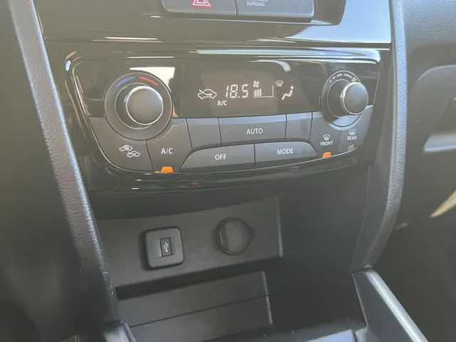 Suzuki Vitara 1.5 Hybrid Select Automaat | Trekhaak | All Season Banden | Lage Kilometerstand | Apple Carplay & Android Auto