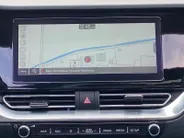 Kia e-Niro DynamicPlusLine 64 kWh | Climate control | Navigatie | Parkeercamera | Stoel + stuurverwarming | Keyless | Schuif-kanteldak | Line assist |