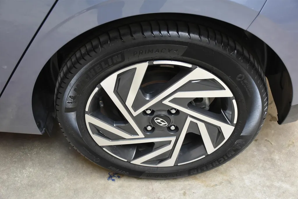 Hyundai i20 1.0 T-GDI 48V MHEV DCT Comfort I Navi + Camera I Automaat