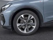 Audi Q4 e-tron 40 S edition 77 kWh 204pk · SOH 93% · Panoramadak · Camera · Keyless · Dodehoeksensor · Head-Up Display · Elek. Achterklep · Apple/Android Car Play ·