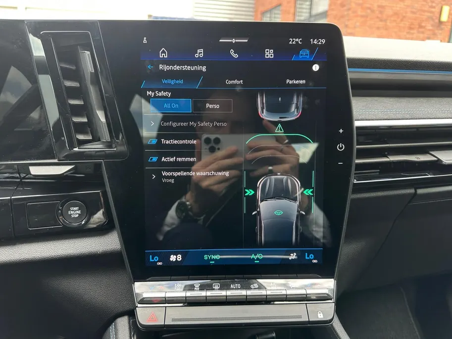 Renault Austral 1.2 E-Tech full hybrid 200 techno esprit Alpine | Apple Carplay & Android Auto | Climate Control | Camera | Adaptieve Cruise Control | Automatische Kofferklep | Dodehoek Detectie | 12 Maanden BOVAG Garantie