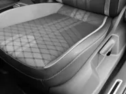 Volkswagen Tiguan 1.4 TSI eHybrid 245pk DSG R-Line Business · Camera · Inklap. Trekhaak · Dodehoeksensor · Parkeer Assistent · Stuur- & Stoelverwarming · 19'Velgen ·