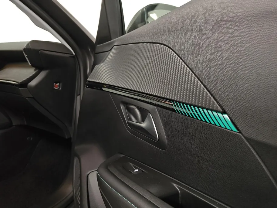 Peugeot 208 1.2 PureTech Allure AUTOMAAT NAVI AIRCO CAMERA APPLE CARPLAY ANDROID AUTO DEALER ONDERHOUDEN 5 DEURS ZEER MOOIE AUTO